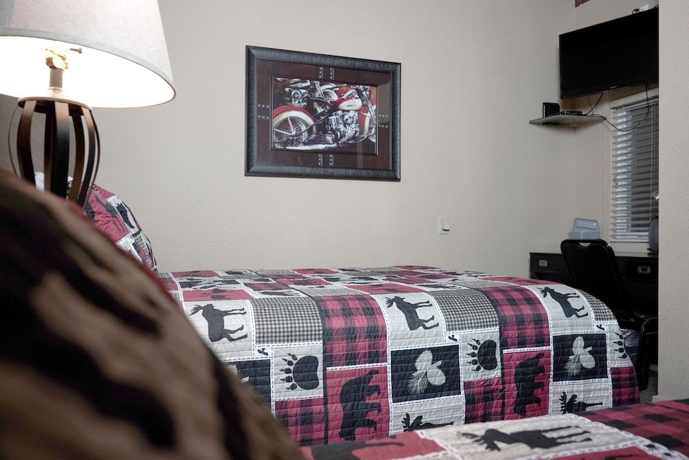 Old School Motel RV Economy Room (404)