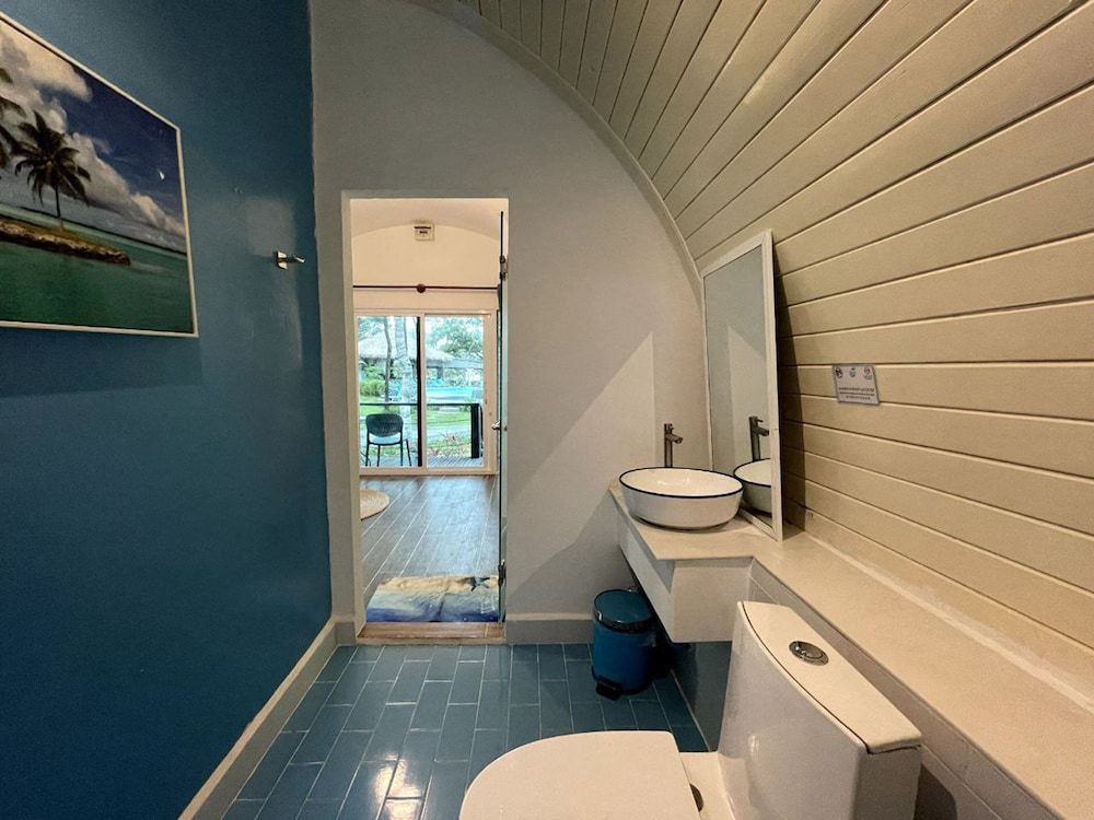 Tube Resort by EHM Deluxe Double Sea View 9