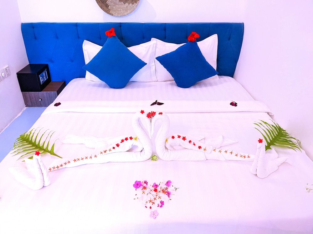 Tube Resort by EHM Deluxe Double Sea View 3