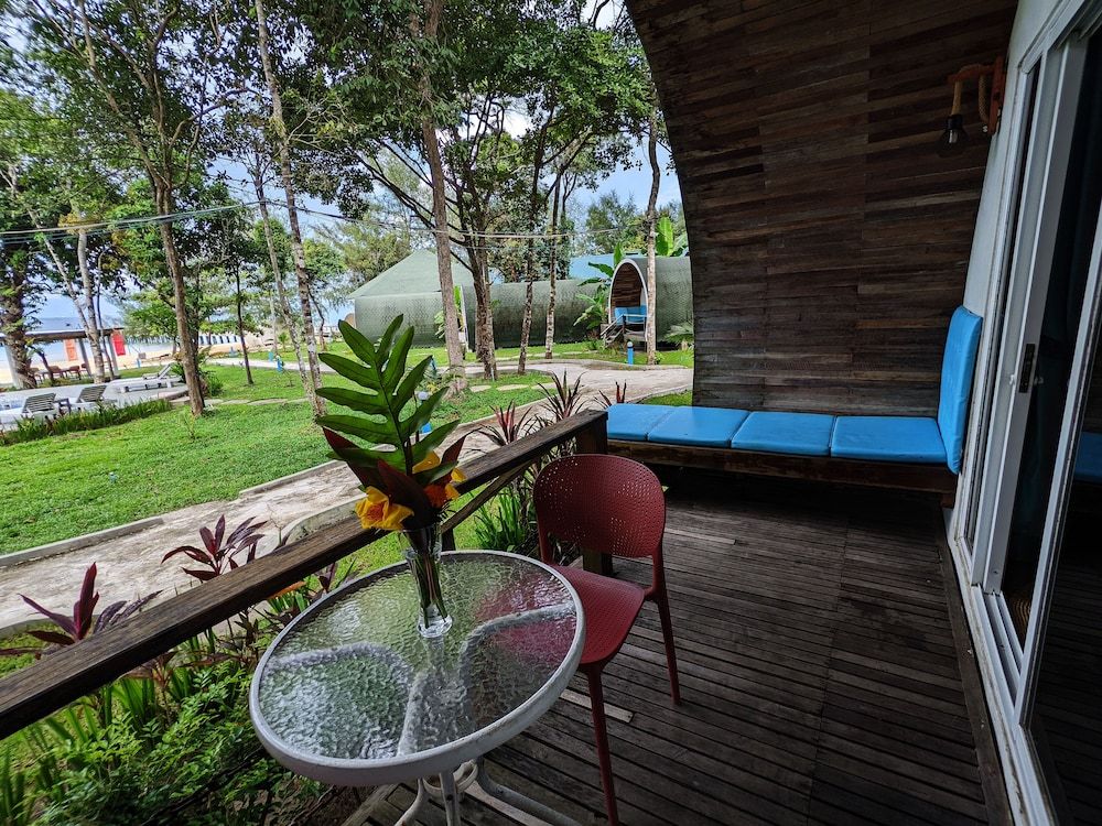 Tube Resort by EHM Deluxe Double Sea View 7