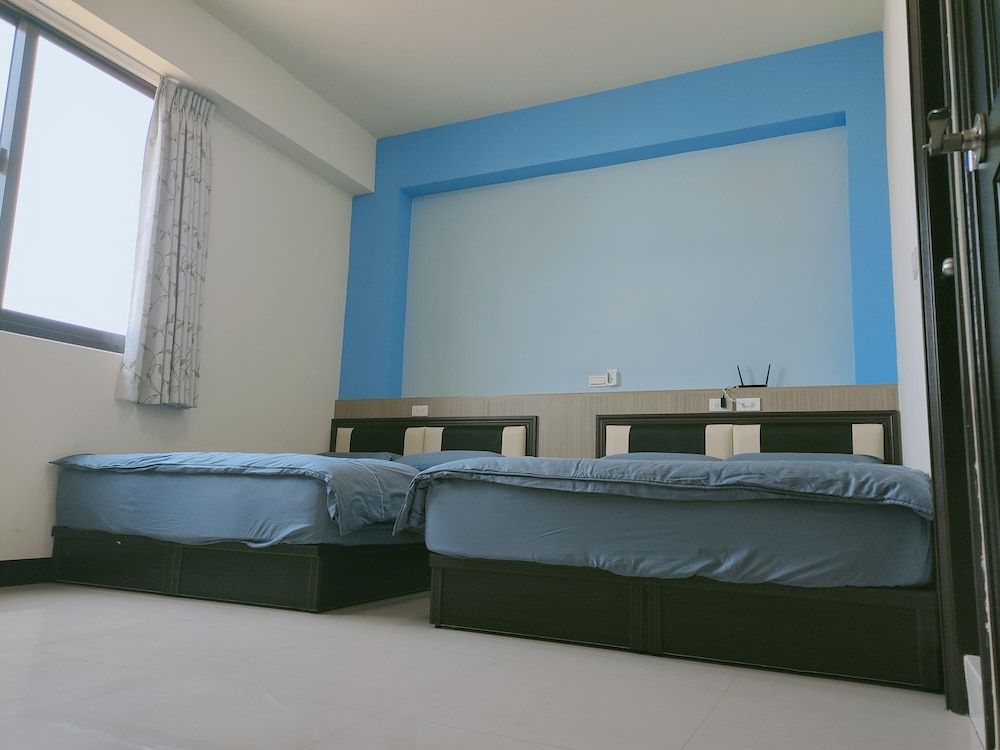 Classic Quadruple Room (302)