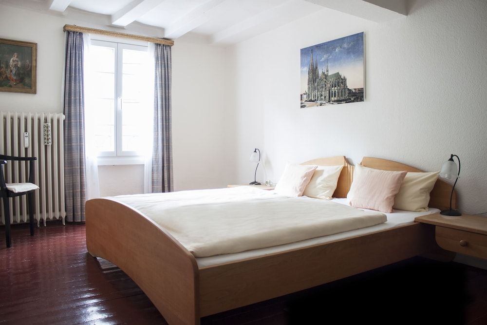 Apartment (2)