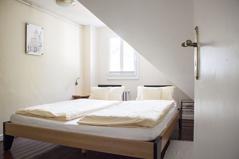 Apartment (5)