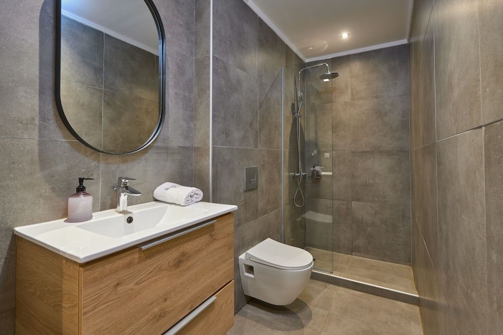 Elephant Suites Standard Suite 10