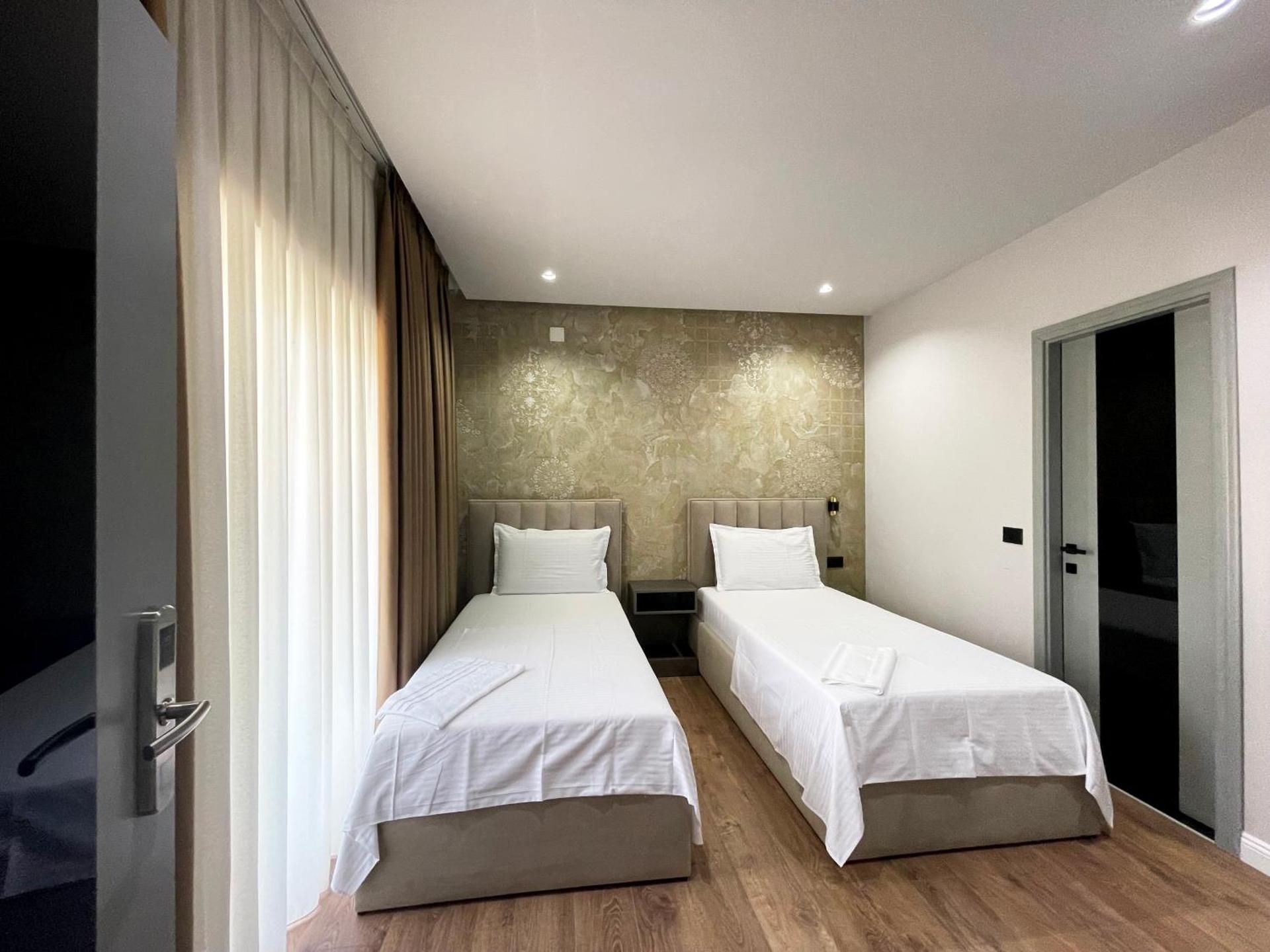 Imperator Hotel Twin Room 6