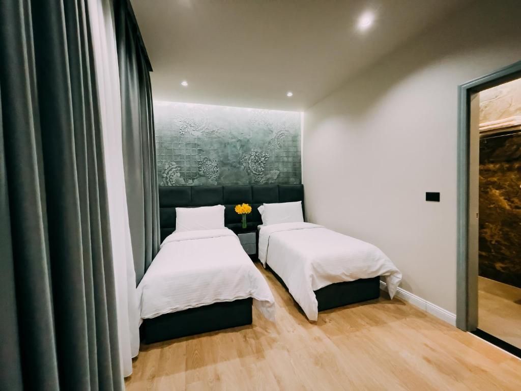 Imperator Hotel Twin Room 4