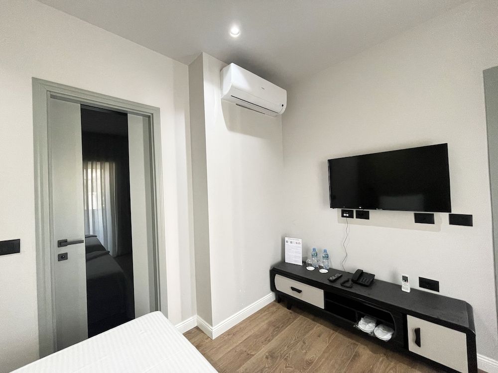 Imperator Hotel Twin Room 13