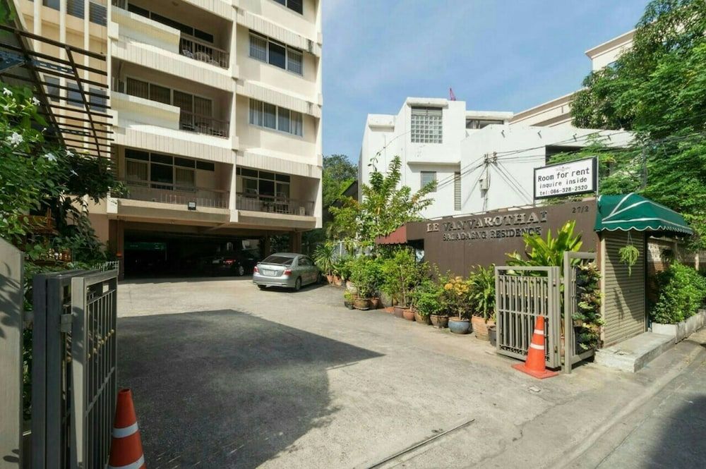 undefined Le Vanvarothai Saladaeng Residence 6