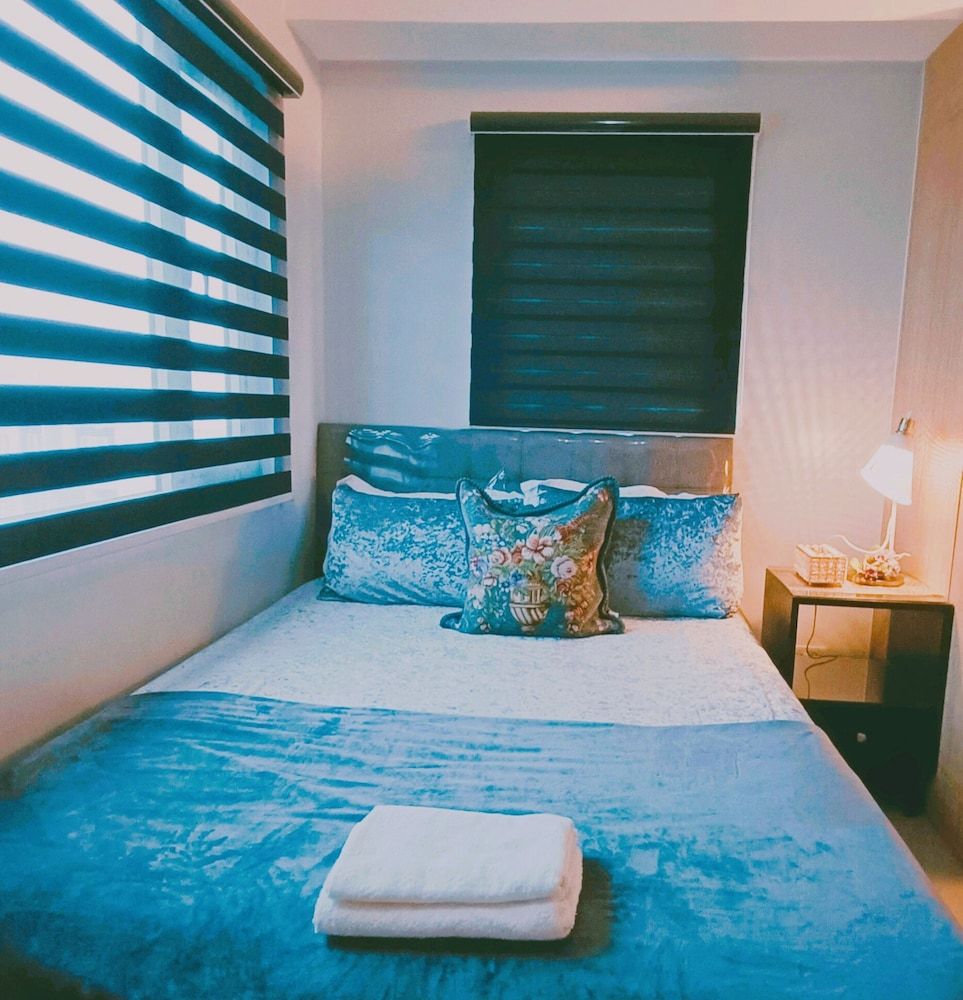 THE PROMENADE - SM North Edsa QC Manila Comfort Condo, 1 Bedroom, Garden View 3