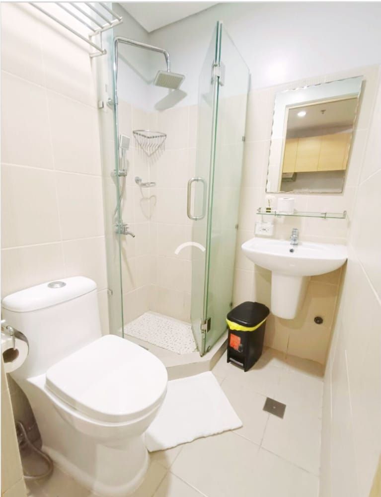 THE PROMENADE - SM North Edsa QC Manila Comfort Condo, 1 Bedroom, Garden View 6