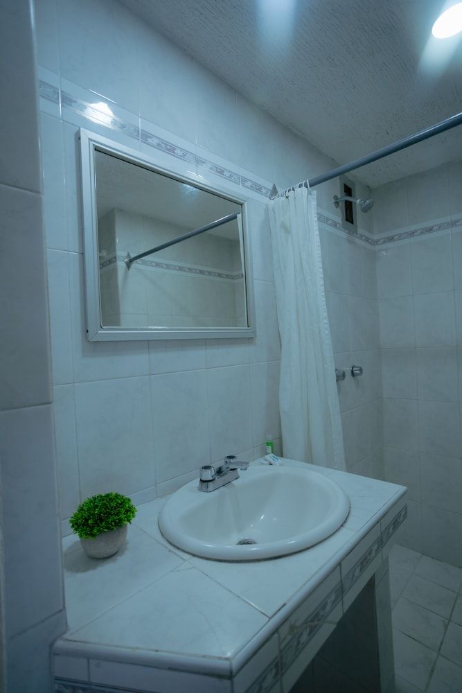 Hotel Zacatecas Courts Basic Double Room 14