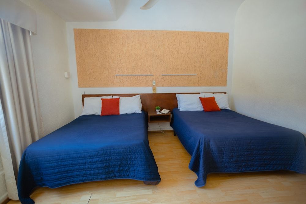 Hotel Zacatecas Courts Basic Double Room 4