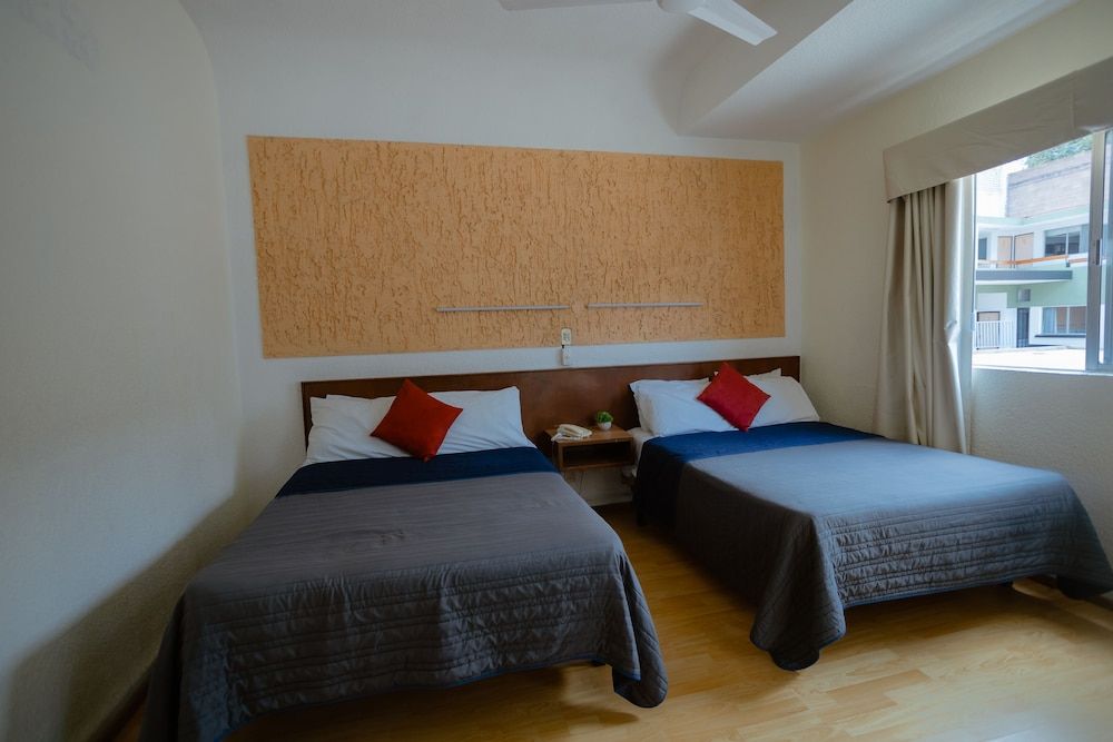 Hotel Zacatecas Courts Basic Double Room 3