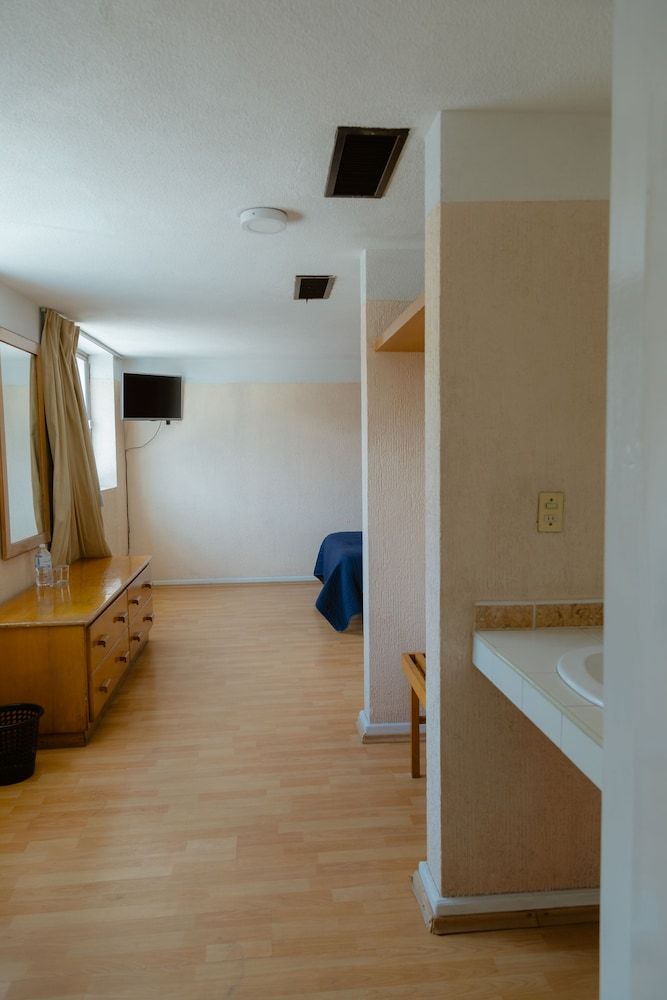 Hotel Zacatecas Courts Standard Room 2