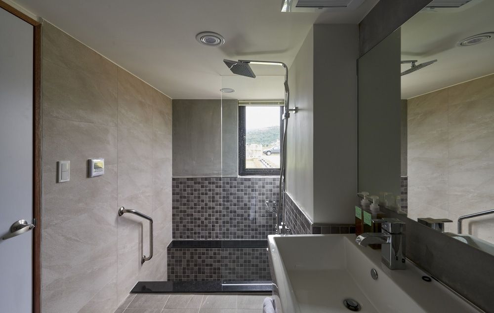 Enjoy Sanheyuan Quadruple Room 6