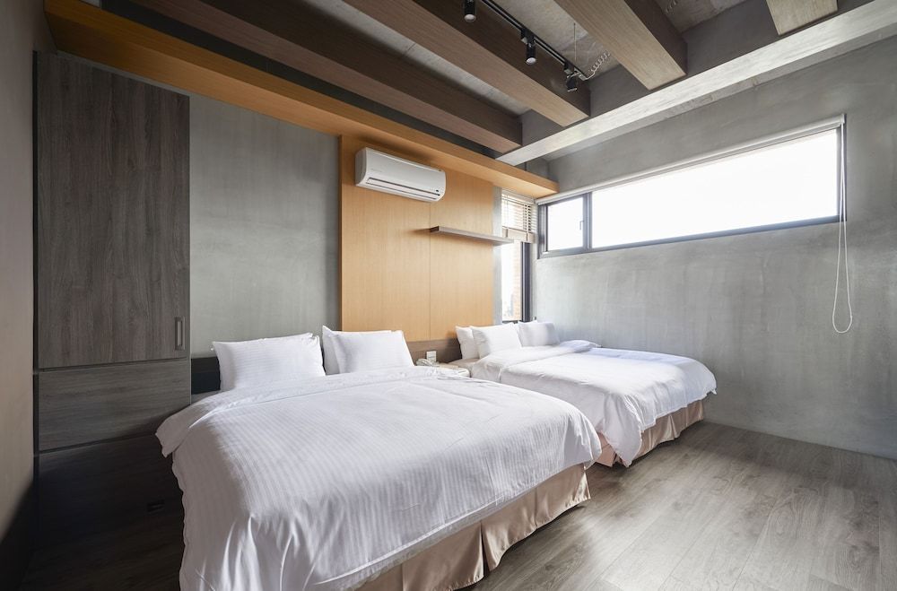 Enjoy Sanheyuan Quadruple Room 3