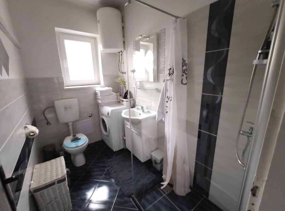 Apartment design by Helena Deluxe Apartment, 2 Bedrooms, Balcony 16