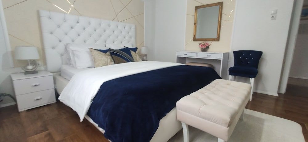 Apartment design by Helena Deluxe Apartment, 2 Bedrooms, Balcony 13