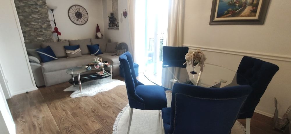 Apartment design by Helena Deluxe Apartment, 2 Bedrooms, Balcony 17