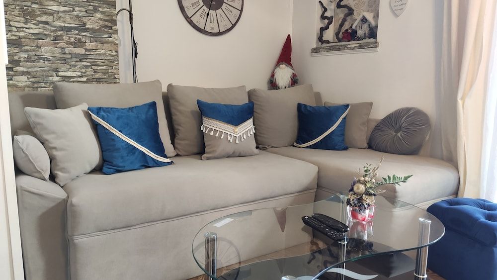 Apartment design by Helena Deluxe Apartment, 2 Bedrooms, Balcony 12