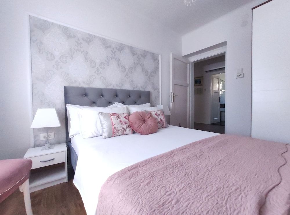 Apartment design by Helena Deluxe Apartment, 2 Bedrooms, Balcony 11