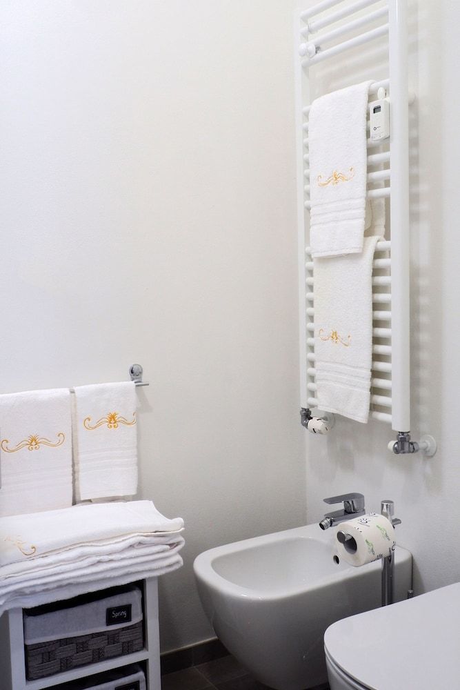 Bergamo Alta Guest House Double or Twin Room, Non Smoking (Colleoni) 5