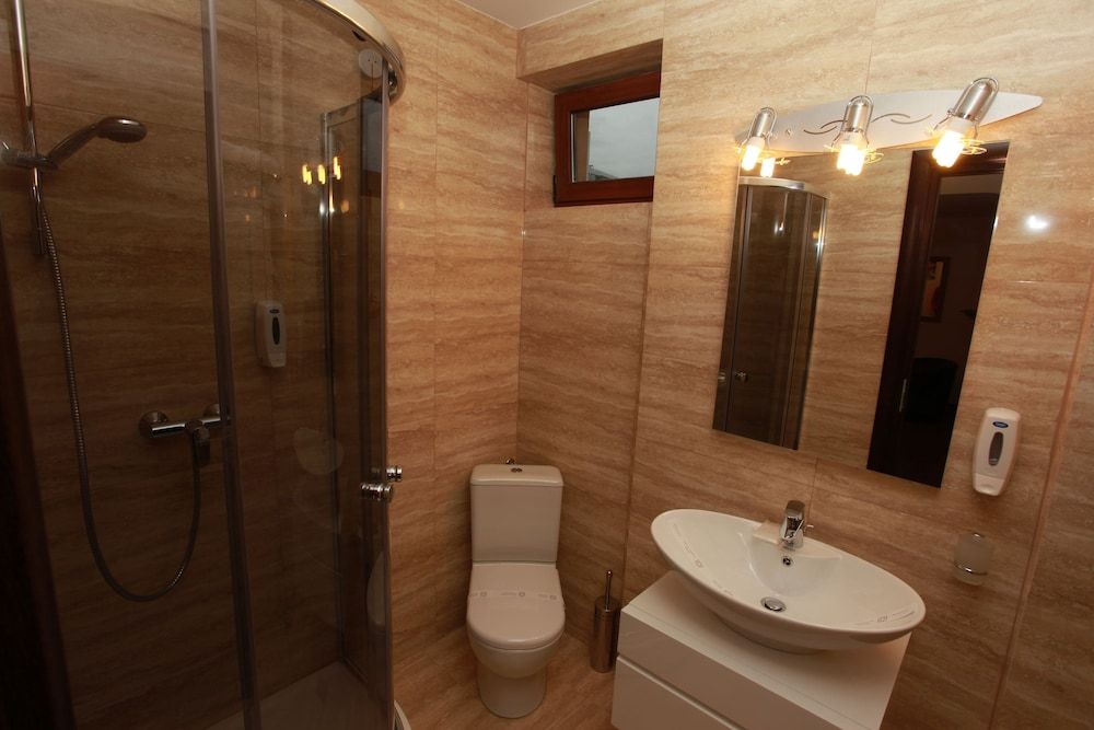 West Plaza Hotel Standard Twin Room, Non Smoking 5