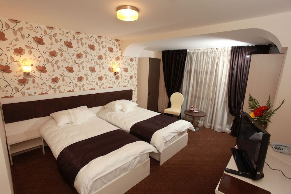 West Plaza Hotel Standard Twin Room, Non Smoking