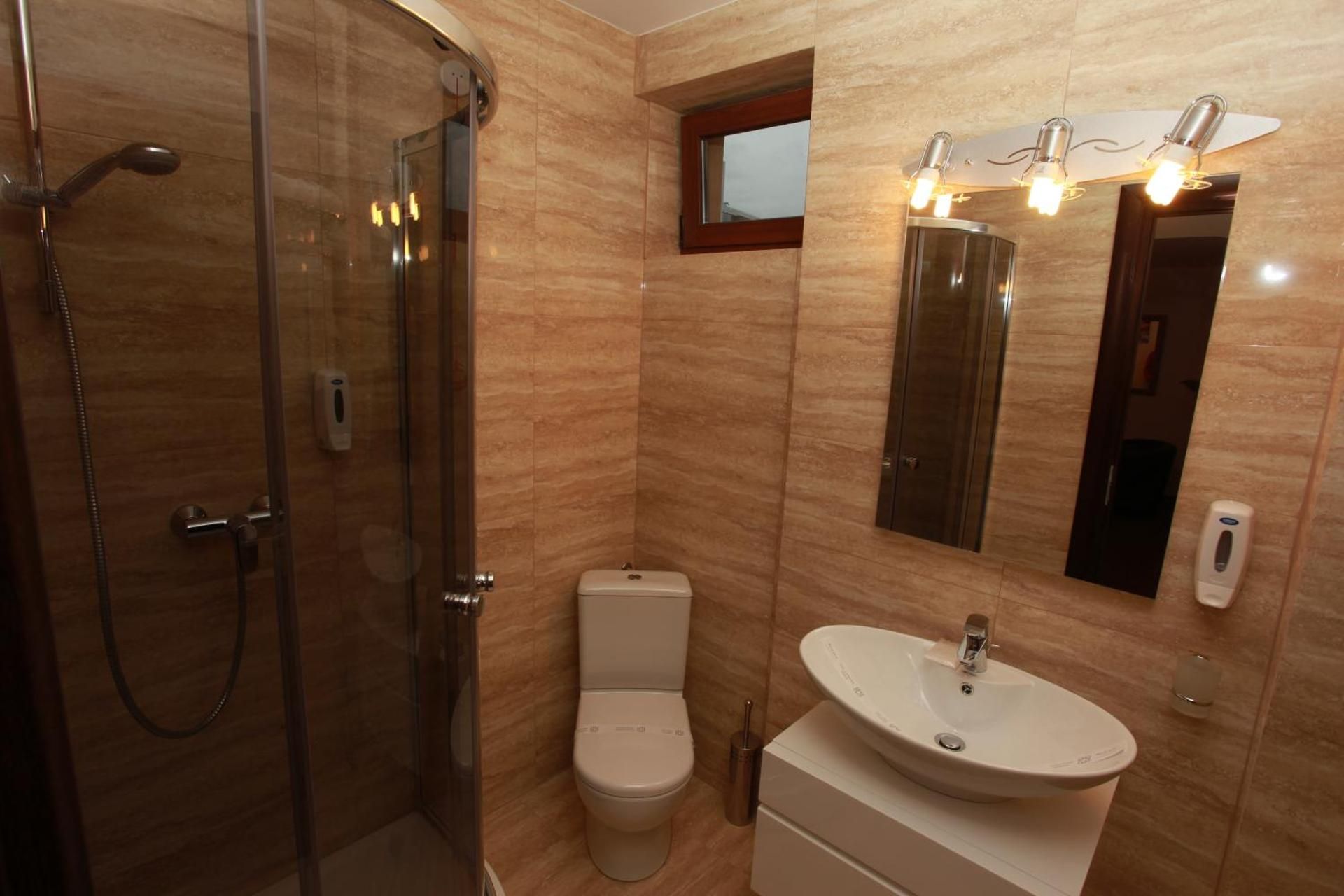 undefined West Plaza Hotel 9