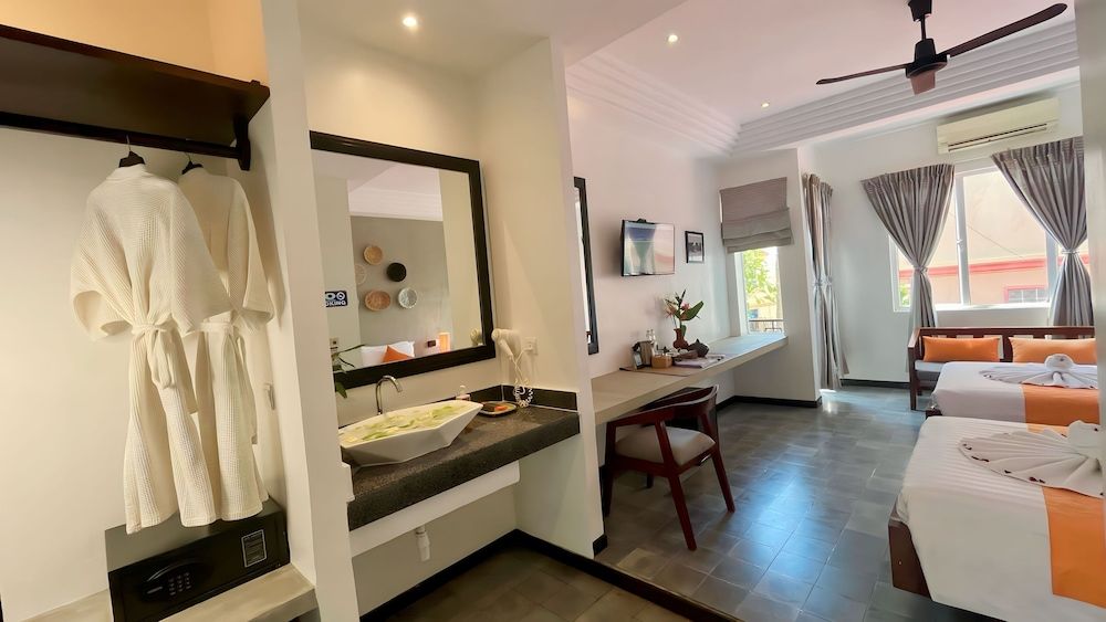 Boutique Indochine d'Angkor Cabana Twin With Balcony 8