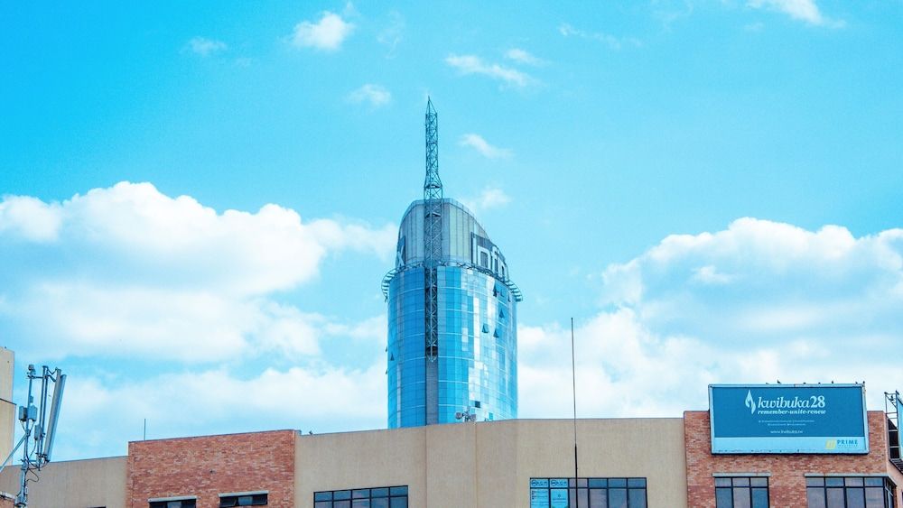 undefined Okapi Hotel 8