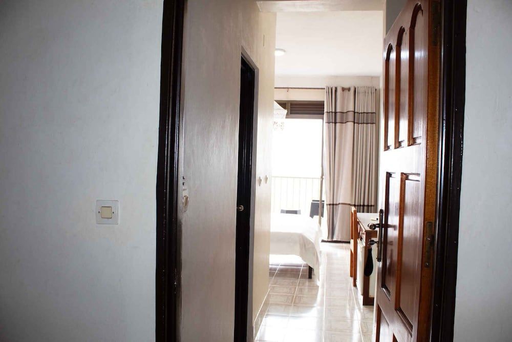 Okapi Hotel Standard Double Room 5