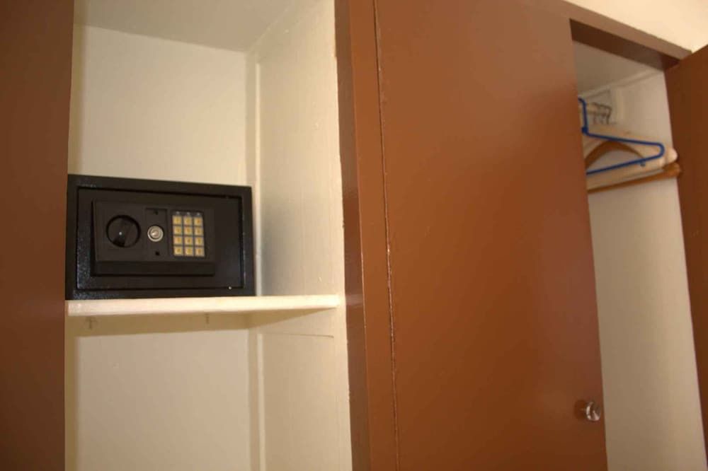 undefined Okapi Hotel 2