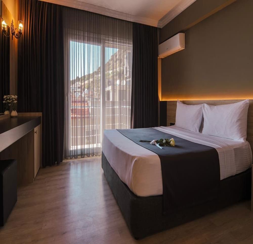 undefined Grand Faik Hotel Çeşme 2