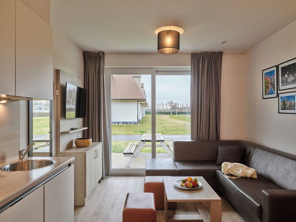 Holiday Suites Jabbeke Family suite | 2 adults - 3 kids 8
