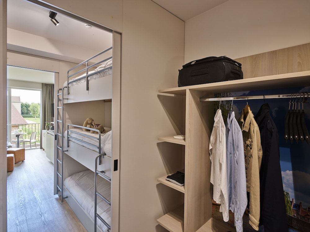 Holiday Suites Jabbeke Spacious Family suite | 2 adults - 3 kids 5