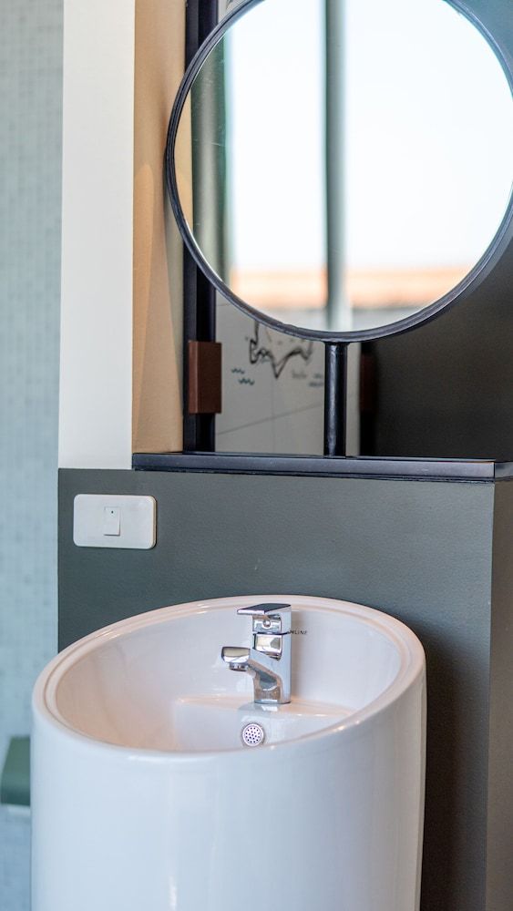 SocialTel Koh Samui Standard Room, 1 Queen Bed 5