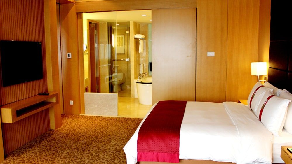 Standard Room, 1 King Bed, Accessible