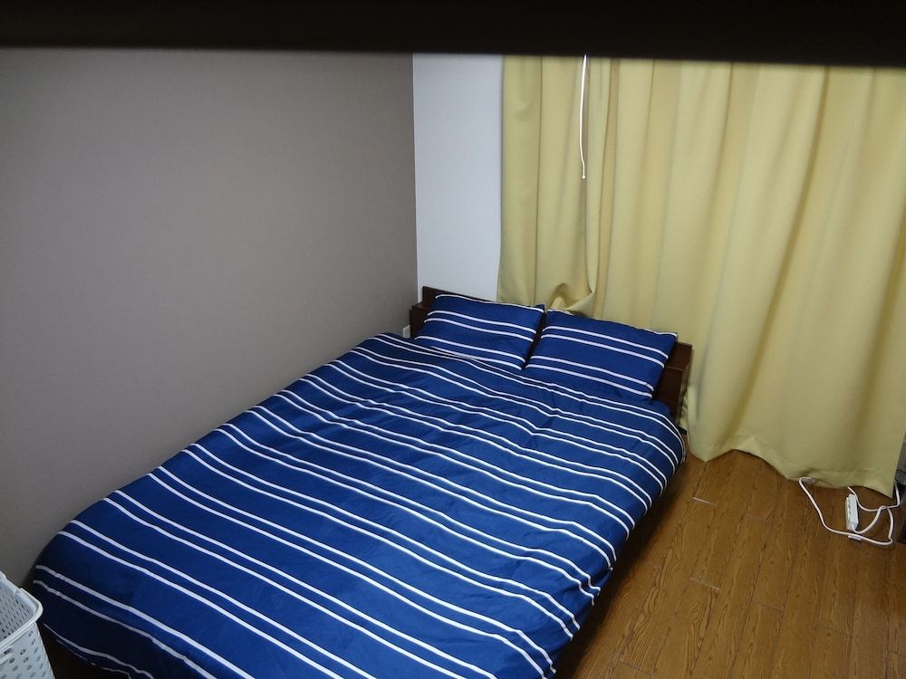 Standard Room (402)