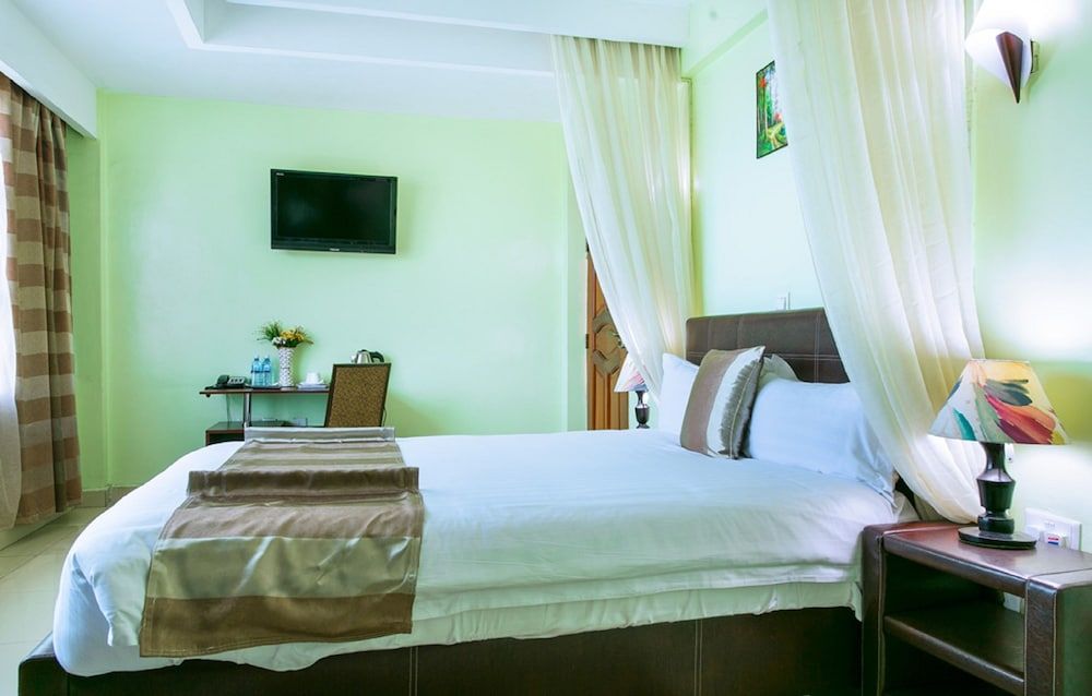 The Legacy Hotel & Suites Standard Double Room Single Use, 1 Double Bed 3