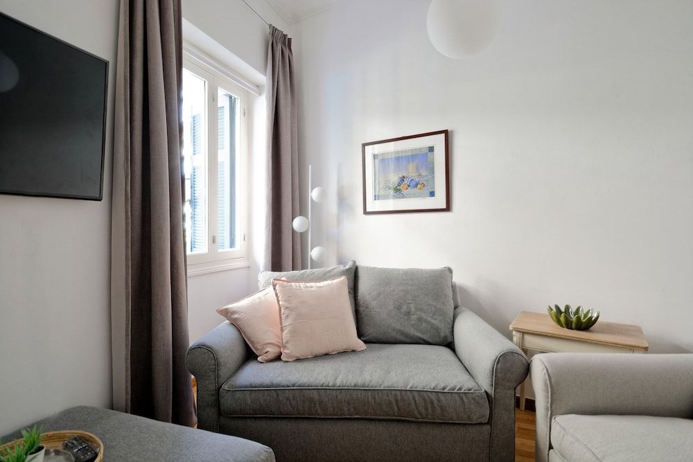 Art in Athens Suite Deluxe Apartment, 4 Bedrooms, Private Bathroom, Ground Floor 28