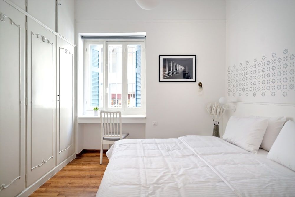 Art in Athens Suite Deluxe Apartment, 4 Bedrooms, Private Bathroom, Ground Floor 3