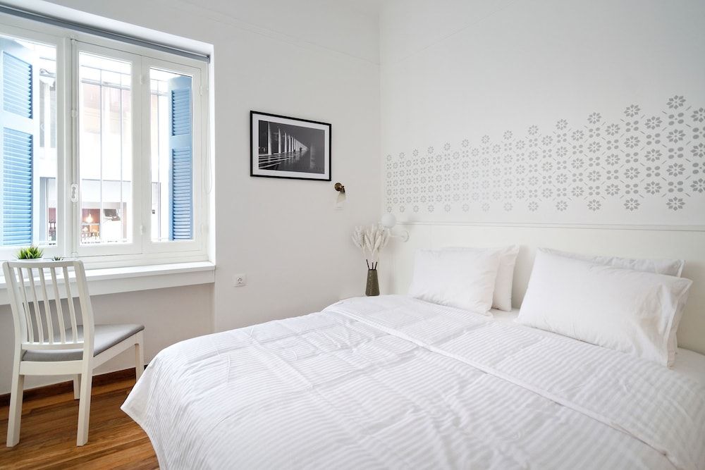 Art in Athens Suite Deluxe Apartment, 4 Bedrooms, Private Bathroom, Ground Floor 6