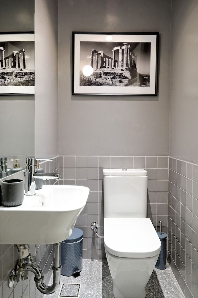 Art in Athens Suite Deluxe Apartment, 4 Bedrooms, Private Bathroom, Ground Floor 18