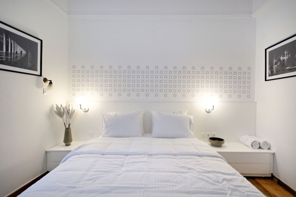 Art in Athens Suite Deluxe Apartment, 4 Bedrooms, Private Bathroom, Ground Floor 11