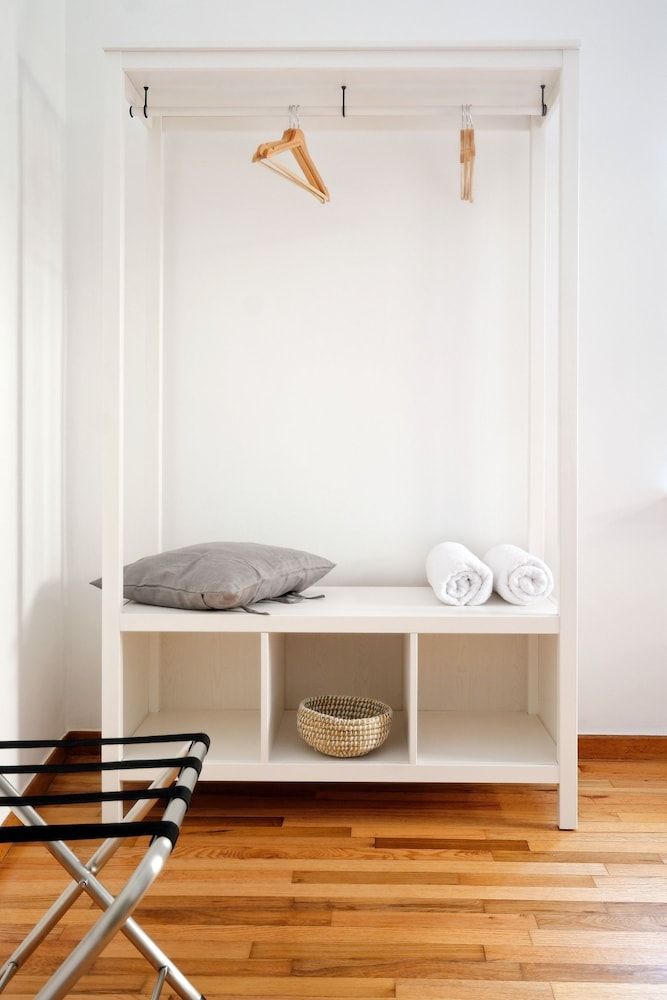 Art in Athens Suite Deluxe Apartment, 4 Bedrooms, Private Bathroom, Ground Floor 24