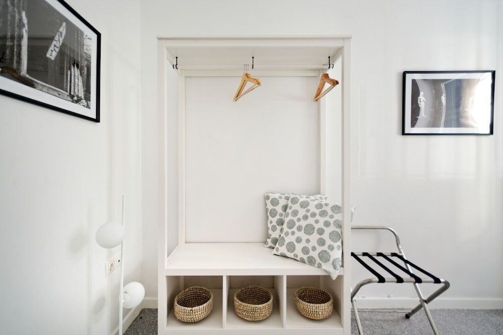 Art in Athens Suite Deluxe Apartment, 4 Bedrooms, Private Bathroom, Ground Floor 17