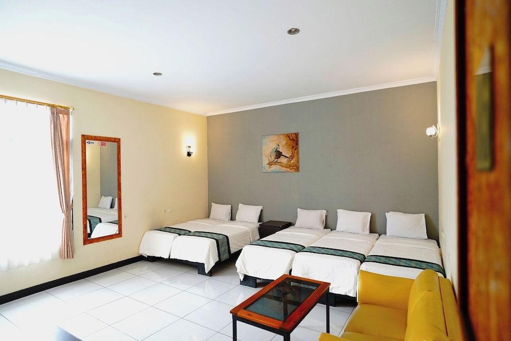 Saung Balibu Hotel Family Room 2