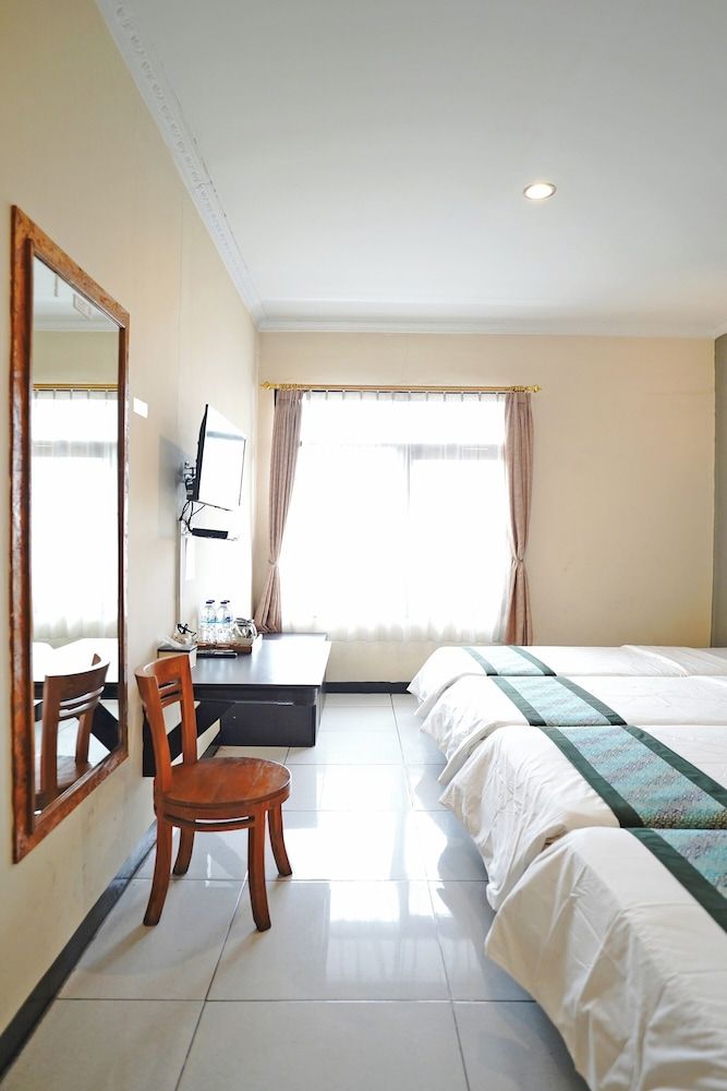 Saung Balibu Hotel Deluxe Room 2