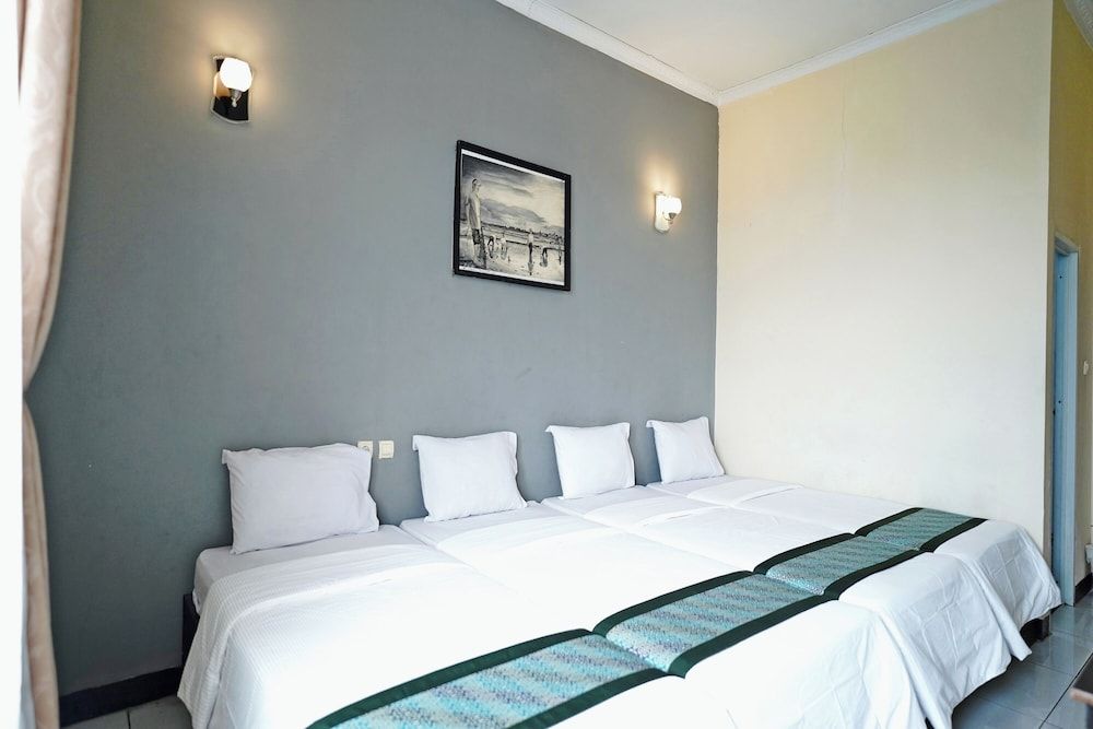 Saung Balibu Hotel Deluxe Room 5